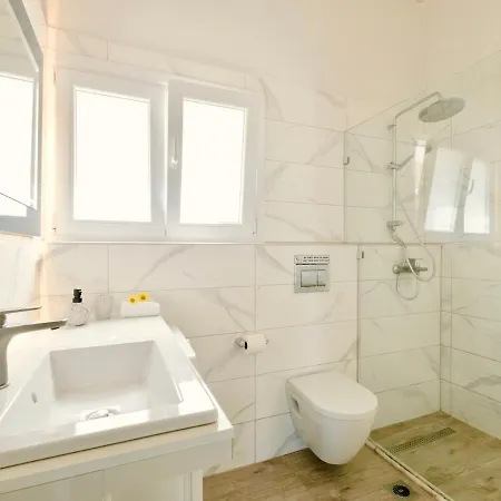 Beachfront Stato Da Mar By Dadovillas Villa *